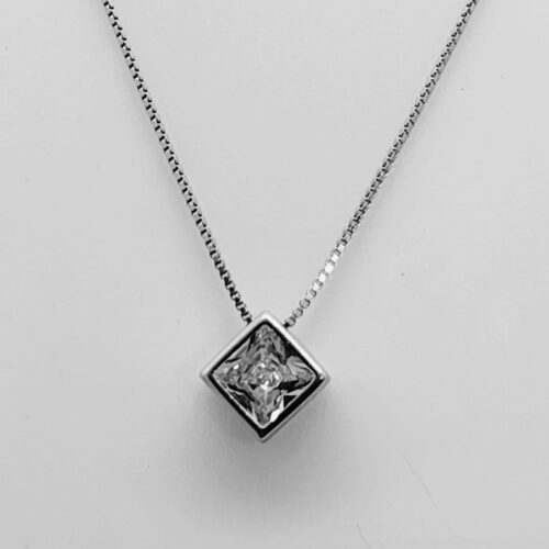 Collar plata punto de luz cuadrado 6x5mm